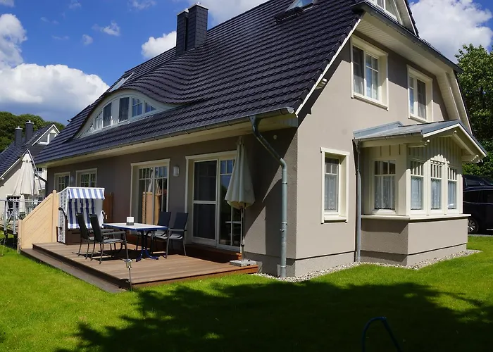 Ferienhaus Regenbogen F401 mit Kamin, Terrasse, Garten